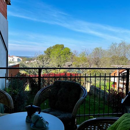 Eden Apartment Пула Екстериор снимка