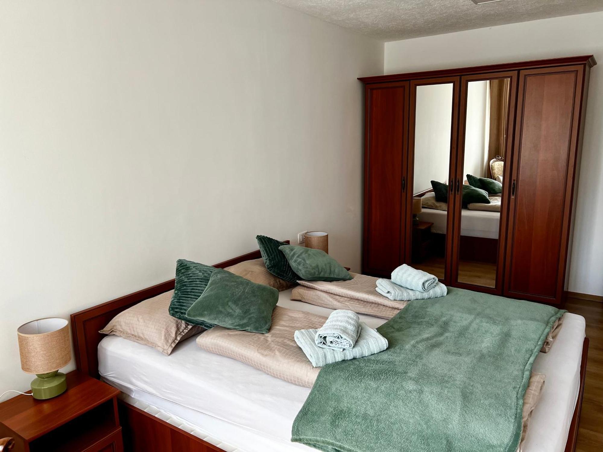 Eden Apartment Пула Екстериор снимка
